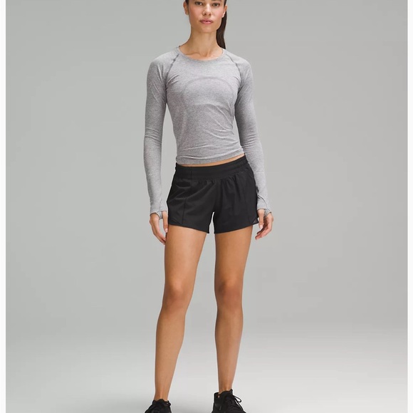 NWT Lululemon Hotty hot LR shorts 4” Lined - Picture 4 of 5